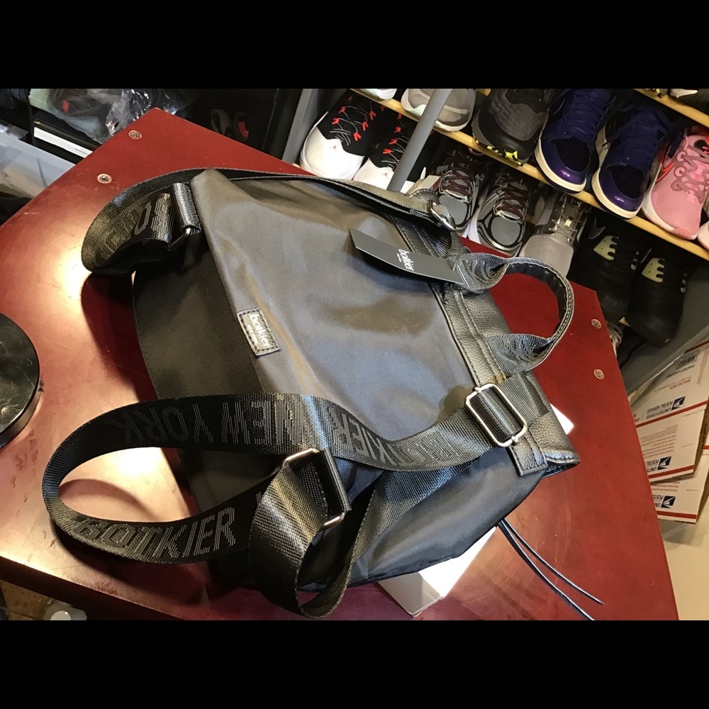 Nwt Botkier New York Mini Trigger Backpack Black. - image 4